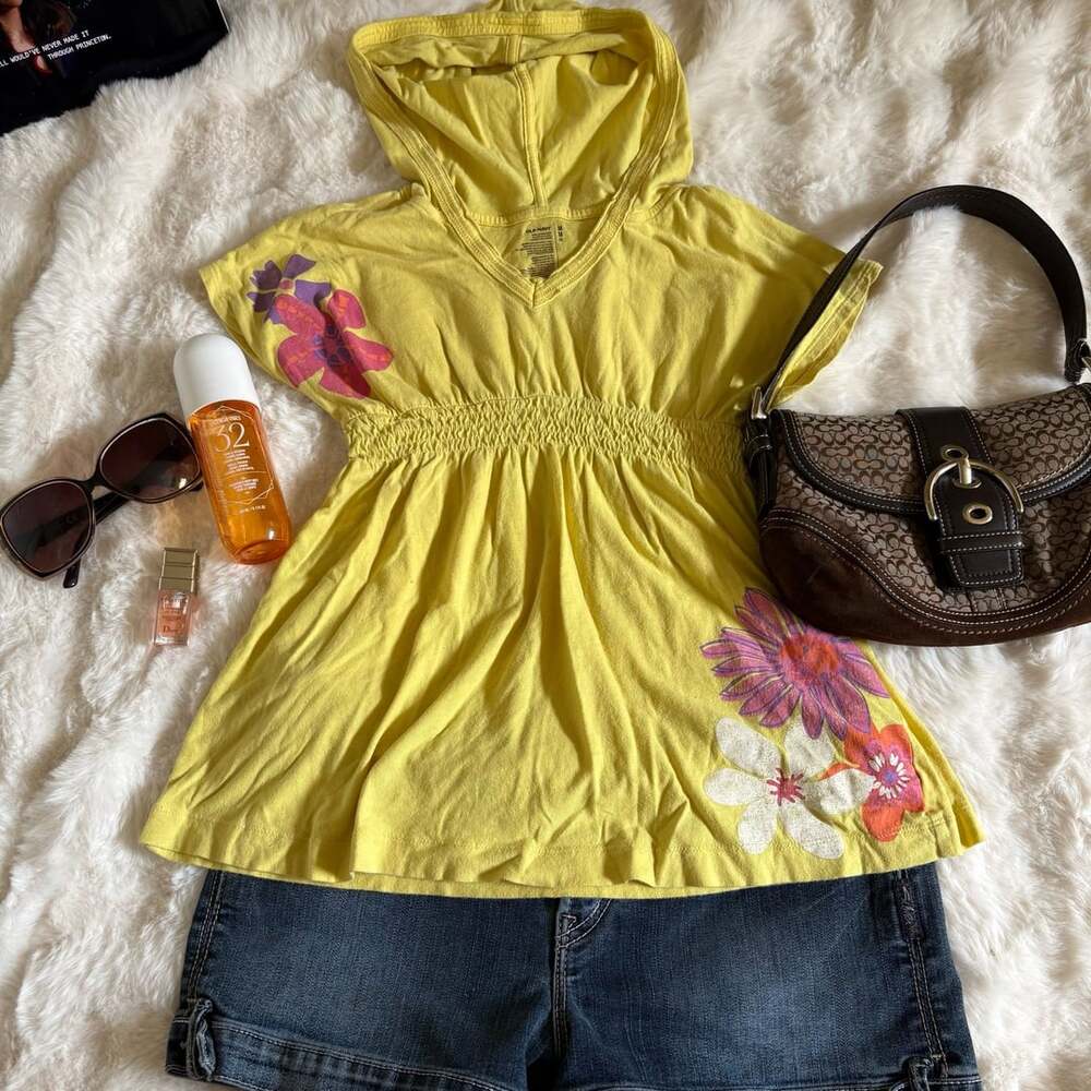 Old Navy Yellow Floral Short Sleeve Hoodie Size M (8)